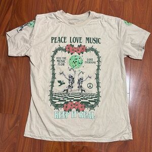 T Shirt Size L
No brand